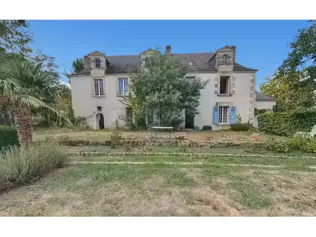 maison de maître et dépendances au coeur d'un domaine de près de 4 hectares