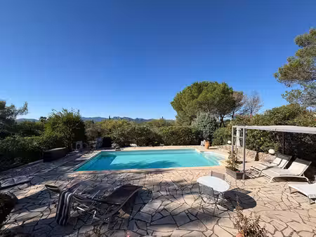 belle villa pp sur 2970 m²