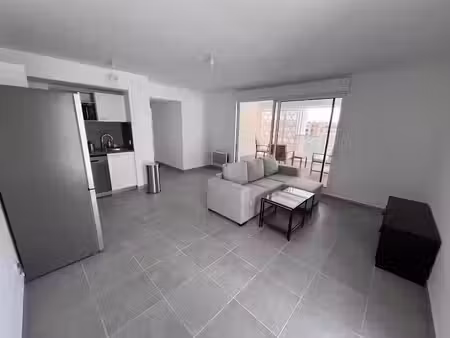 location meublée appartement 3 pièces 64 m² à montpellier (34000)  1 350 €