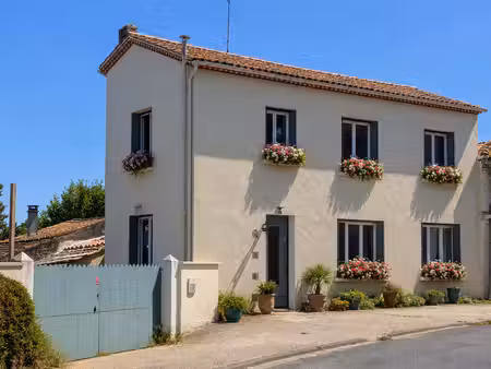 maison à vendre à mortagne-sur-gironde (17120) - charente-maritime