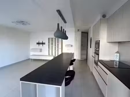 location appartement 3 pièces 71.5 m² à chatillon (92320)  1 400 €