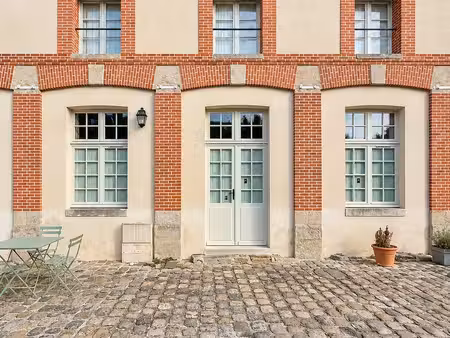 fontainebleau centre – beau duplex 4 pièces avec 2 stationnements