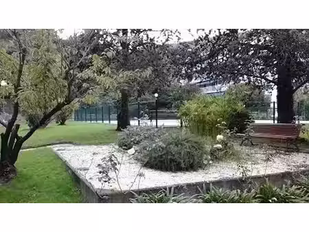 studio de 25m² dans une résidence avec piscine et jardin