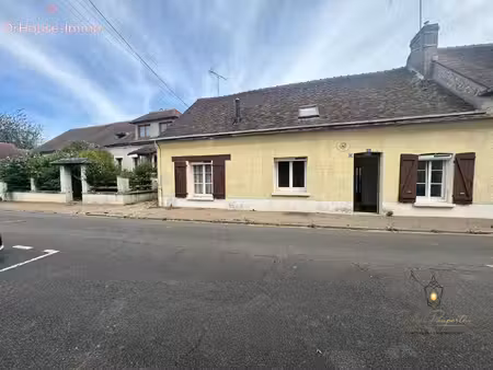 maison de village à louer gy-les-nonains 88 m²