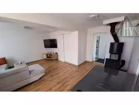 paron (89) - maison rénovée avec 2 chambres et bureau  dépen