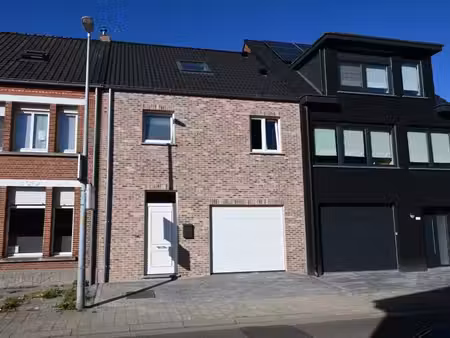 energiezuinige nieuwbouwwoning met 3 tot 4 slaapkamers !