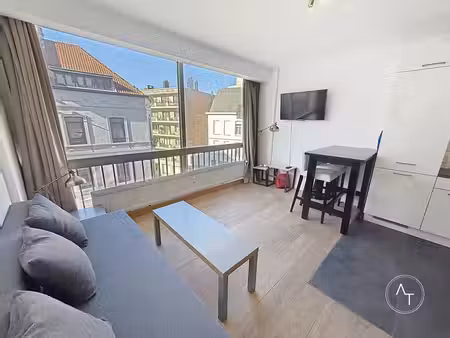 vleurgat / studio +/- 29m² meublé