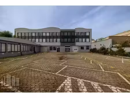 espace de bureaux de 350 m² situé dans un emplacement str...