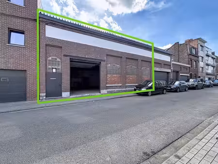 entrepôt de 209m² avec bureau à herstal