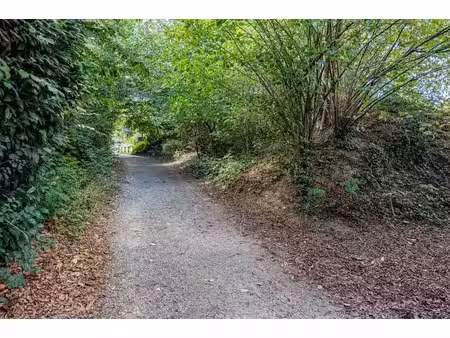 une parcelle de terrain (lot b)