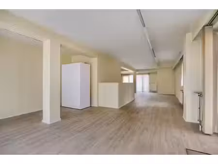 kantoorruimte van privatieve kelder - 100 m²