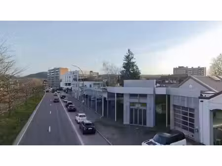 excellente visibilité - surface commerciale de 1800m2
