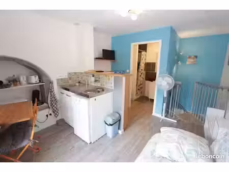 studio meublé 17 m² – centre-ville la réole – 390 cc
