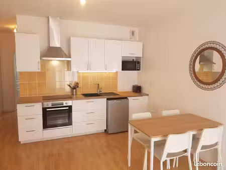 t2 meublé 42 m² avec parking  bourg-sous-la-roche