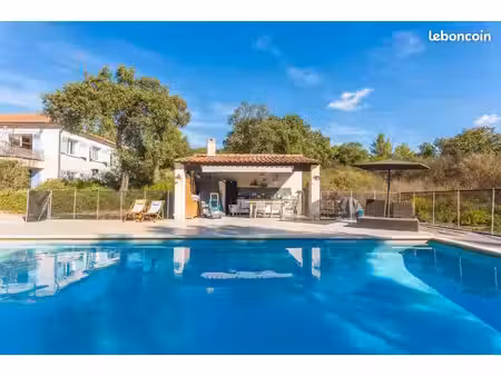 à louer : appartement t4 haut de villa - 110 m2