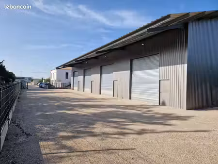 location hangar box de stockage à vedène
