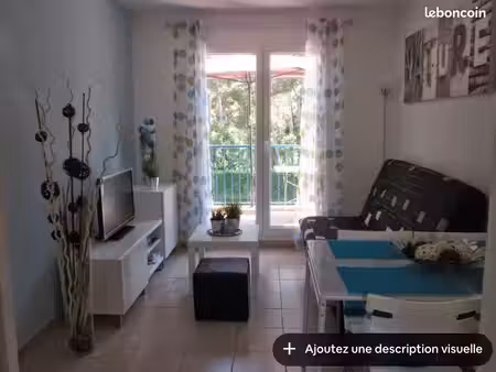 sanary-sur-mer – t2 meublé 26 m² – plage à 100 m – piscine – parking – clim – wi-fi