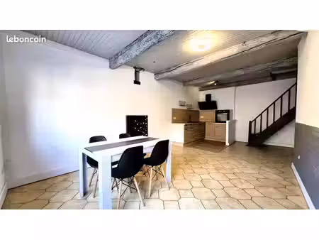 maison de village- à louer- t3 bis- 64m²- la palme