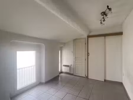 studio mansardé /// avenue de la république