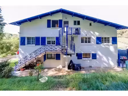 ensemble immobilier de 309 m² – 3 appartements indépendants sur 2 890 m² de terrain