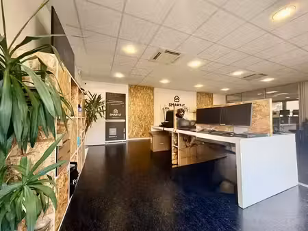 location locaux professionnels 6 pièces 115 m² à boves (80440)  1 725 €