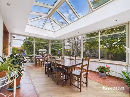 propriété de 2 maisons (200m² et 73m²) avec piscine et jardin sur une parcelle de 2219m² -