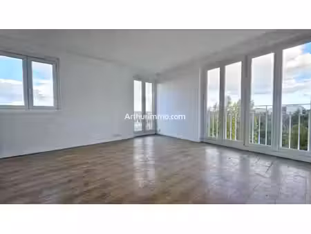 4 pieces - 65 69 m² - dernier etage - vue degagee