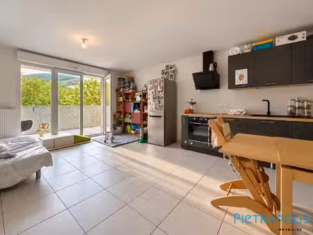 tarare – appartement 3 pièces 63 m² avec balcon et garage