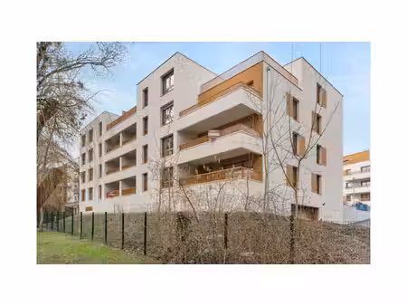 appartement t2 de 44 m² prolongé par un grand balcon.
