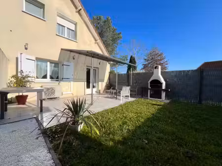 artix - dans secteur calme sur le haut d'artix - maison t4 avec jardin clos à louer 950€ c