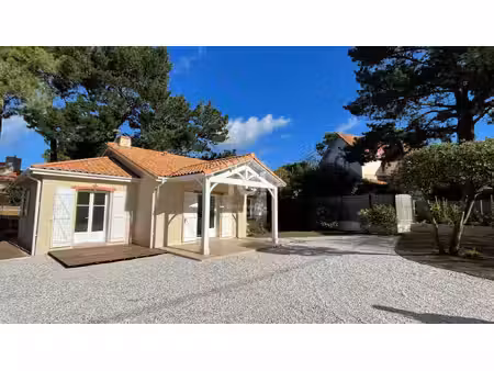 à deux pas de la mer  une maison rénovée avec jardin