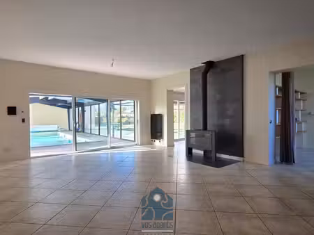 villa de plain-pied 6 pièces avec piscine couverte  garage 