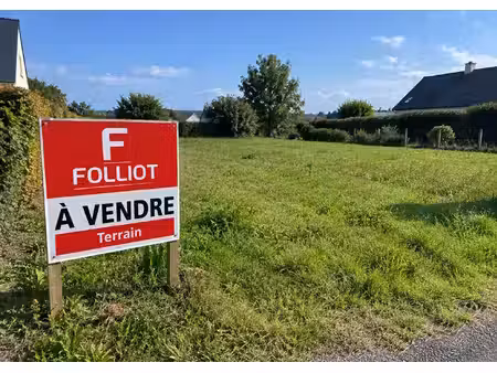terrain à bâtir de 945 m² ? créances (50710)