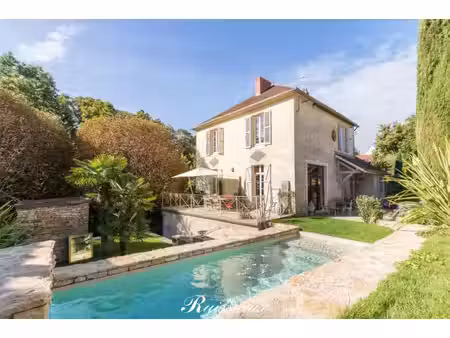 maison de luxe à vendre dans le quartier la montagne