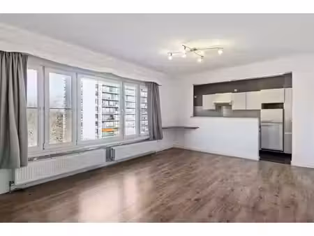 appartement te koop in merksem met 2 slaapkamers