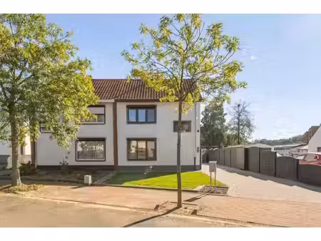 vernieuwde woning te helchteren