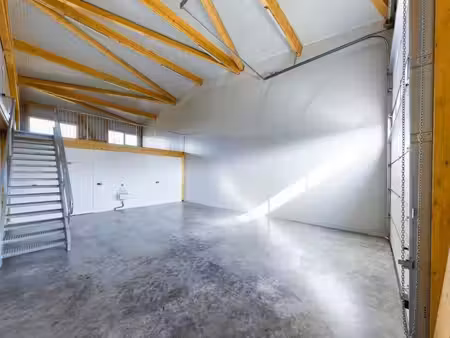 location local d’activités 140m²