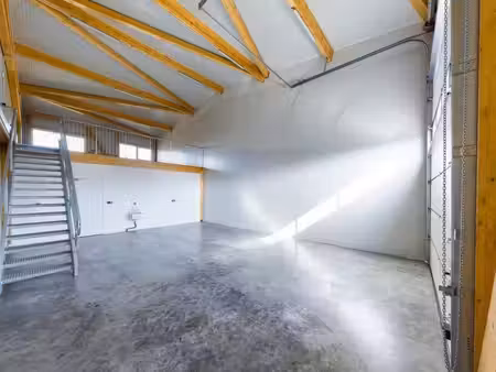 location local d’activités 140m²
