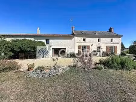 vente maison à saint-martin-de-sanzay (79290) : à vendre / 195m² saint-martin-de-sanzay