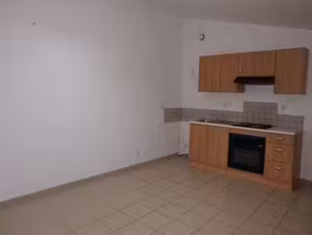 location appartement 2 pièces à elven (56250) : à louer 2 pièces / 33m² elven
