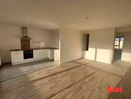 location appartement 4 pièces à saint-jacques-de-la-lande (35136) : à louer 4 pièces / 83m