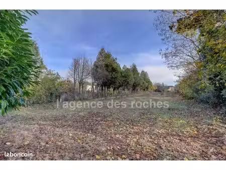 terrain 719 m² eragny