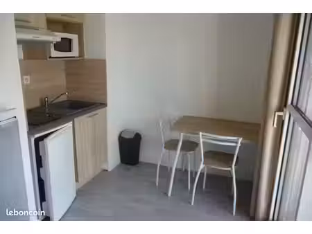 studio avec parking