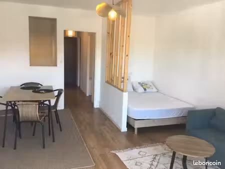 loue studio meublé 32m2 +5m2 de loggia