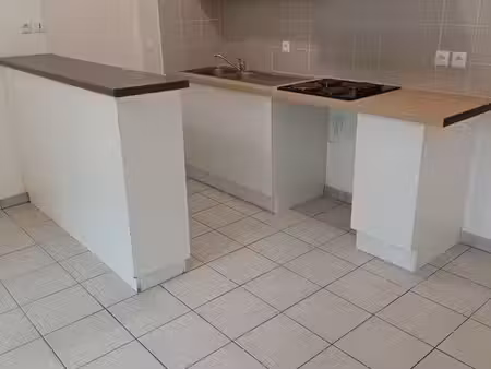 appartement t3 54 m² rénové + terrasse + 2 parkings – résidence sécurisée