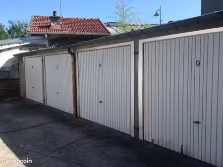 parking/box 11 m² maisons alfort