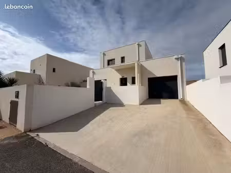 villa avec piscine proche mer