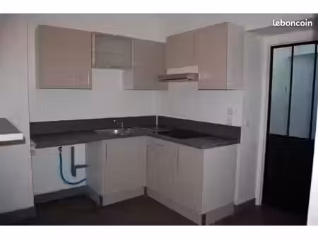 loue agreable f2 43 m2 rue chanoine pillons avec jardin