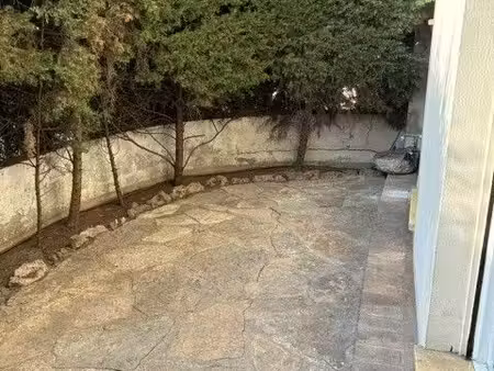 cannes t2 traversant de 42 m² avec terrasse de 17 m² et cave