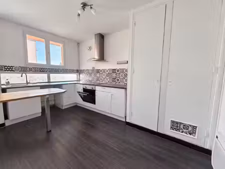appartement t4 très lumineux d’environ 100 m²